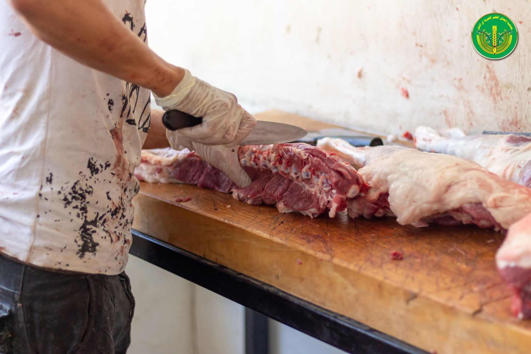 قامت جمعية إنعاش الفقير الخيرية بتوزيع " 4502 " قطعة لحم.